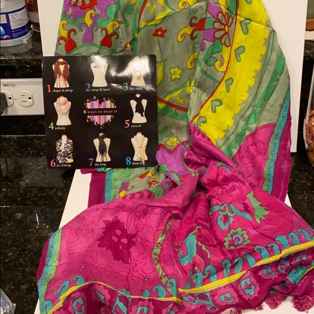 Wrapsody Scarf - Picture 4 of 5